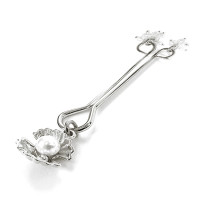 Зажим для жемчуга с раковиной и кристаллами Art of Sex - Margie clit clamp, Серебро Зажим для жемчуга с раковиной и кристаллами Art of Sex - Margie clit clamp, Серебро