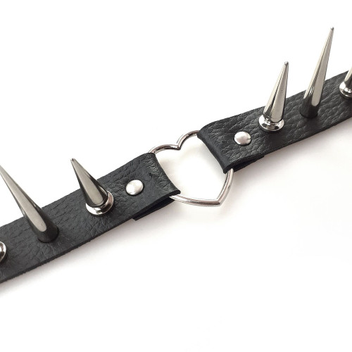 Чокер Сердце с большими шипами, из натуральной кожи Art of Sex - Crystal, цвет Черный