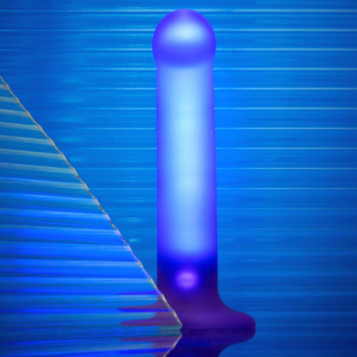 Дилдо, що світиться Strap-On-Me Glow-LED Dildo Purple - M