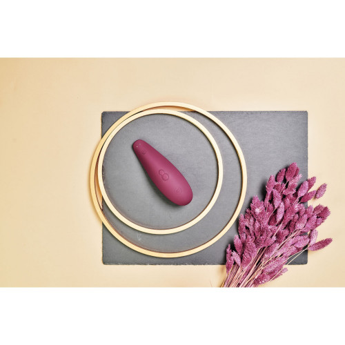 Вакуумный стимулятор клитора Womanizer Classic 2 Bordeaux