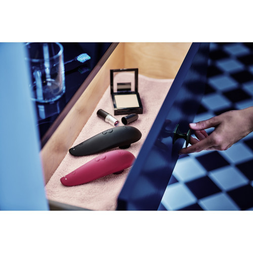 Вакуумный стимулятор клитора Womanizer Classic 2 Black