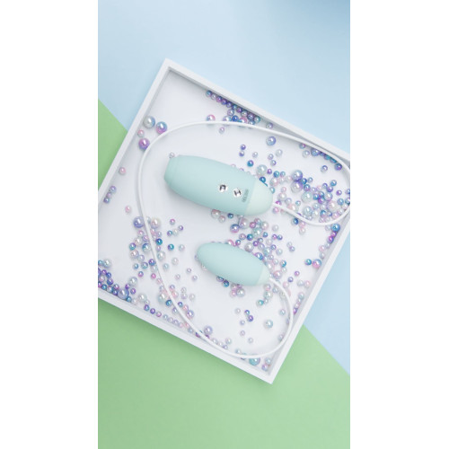 Вакуумный стимулятор с виброяйцом 2-в-1 KisToy Miss VV Голубой